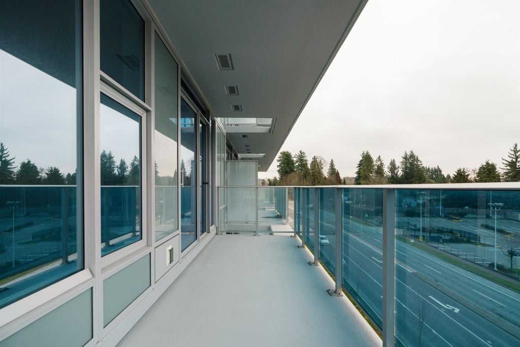 13615 Fraser Hwy, #402