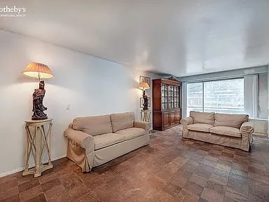 370 E 76th St APT B204
