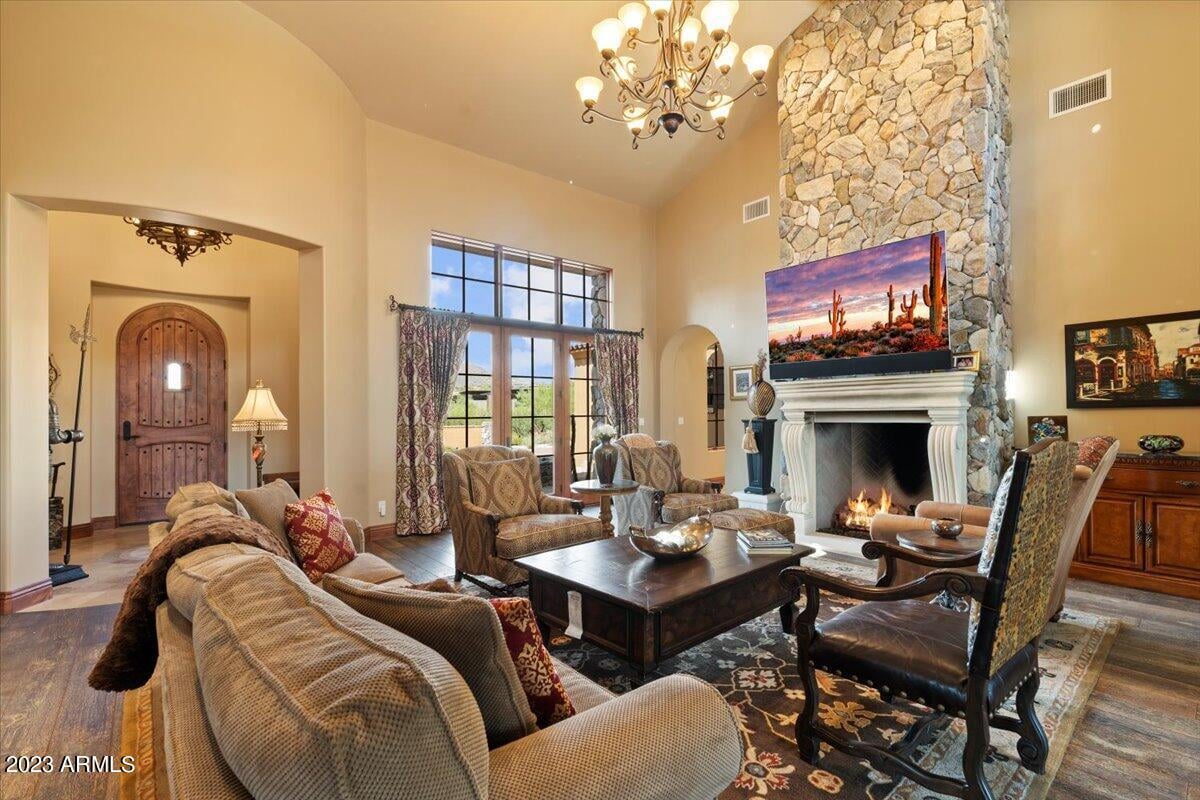 9514 E Madera Dr