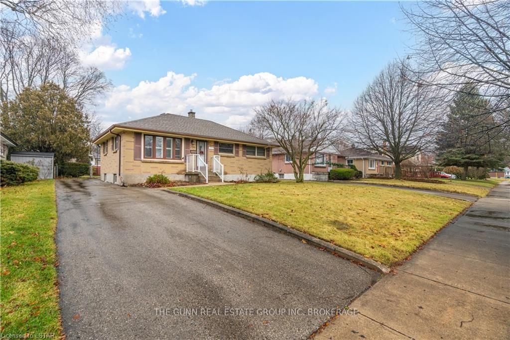 234 Merlin Cres