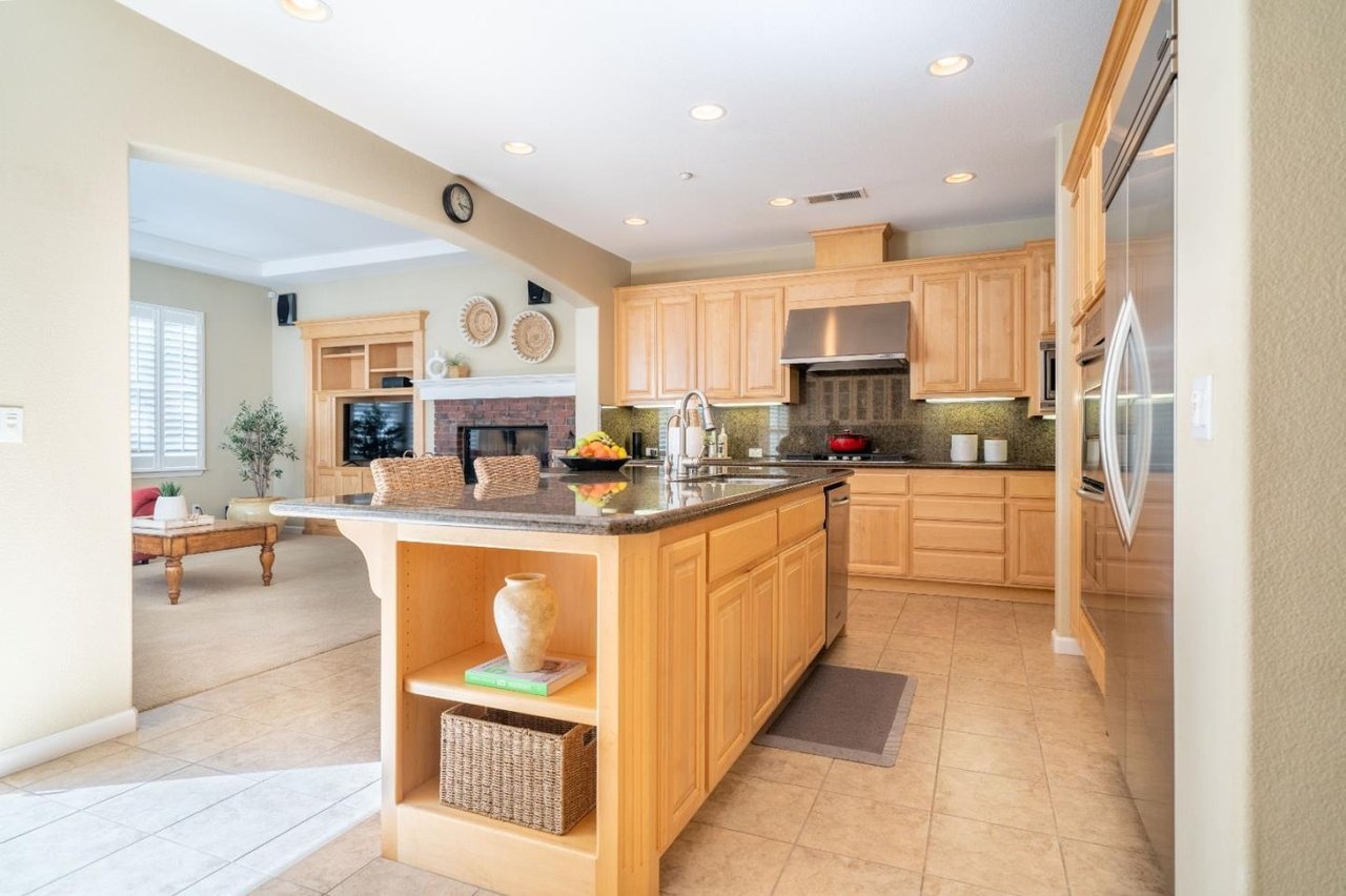 19 Deerfield Dr