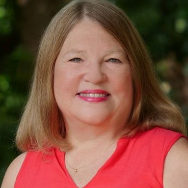Donna Boyce Charlotte, NC Real Estate Agent Headshot