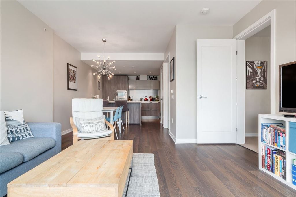 1661 Ontario St, #806