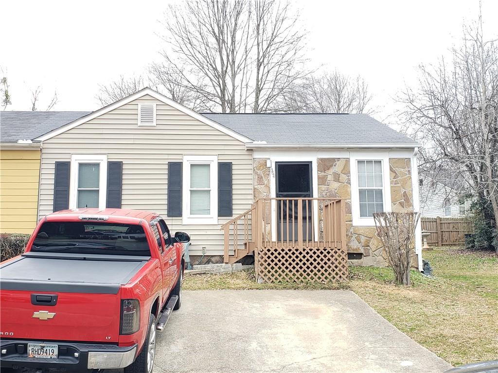 364 Black Oak Ct SW