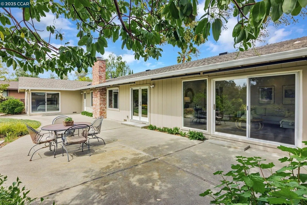 372 Birchwood Dr