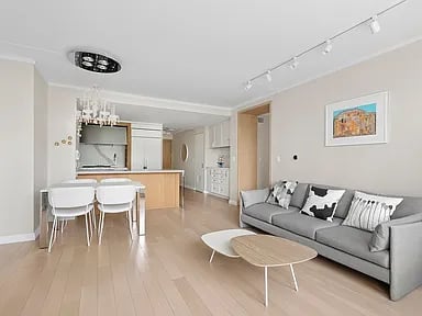 212 Warren Street 3E