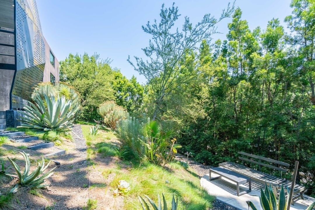 Meridian Reserve, Franklin Ave, 90046