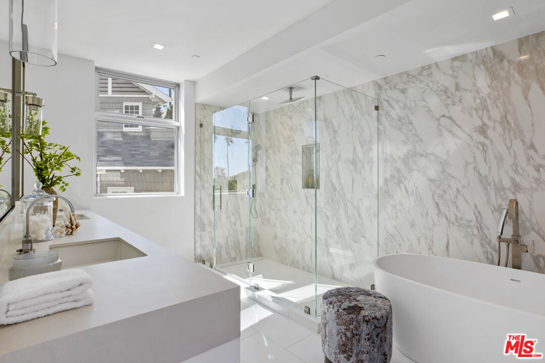 401 Ocean Ave #3