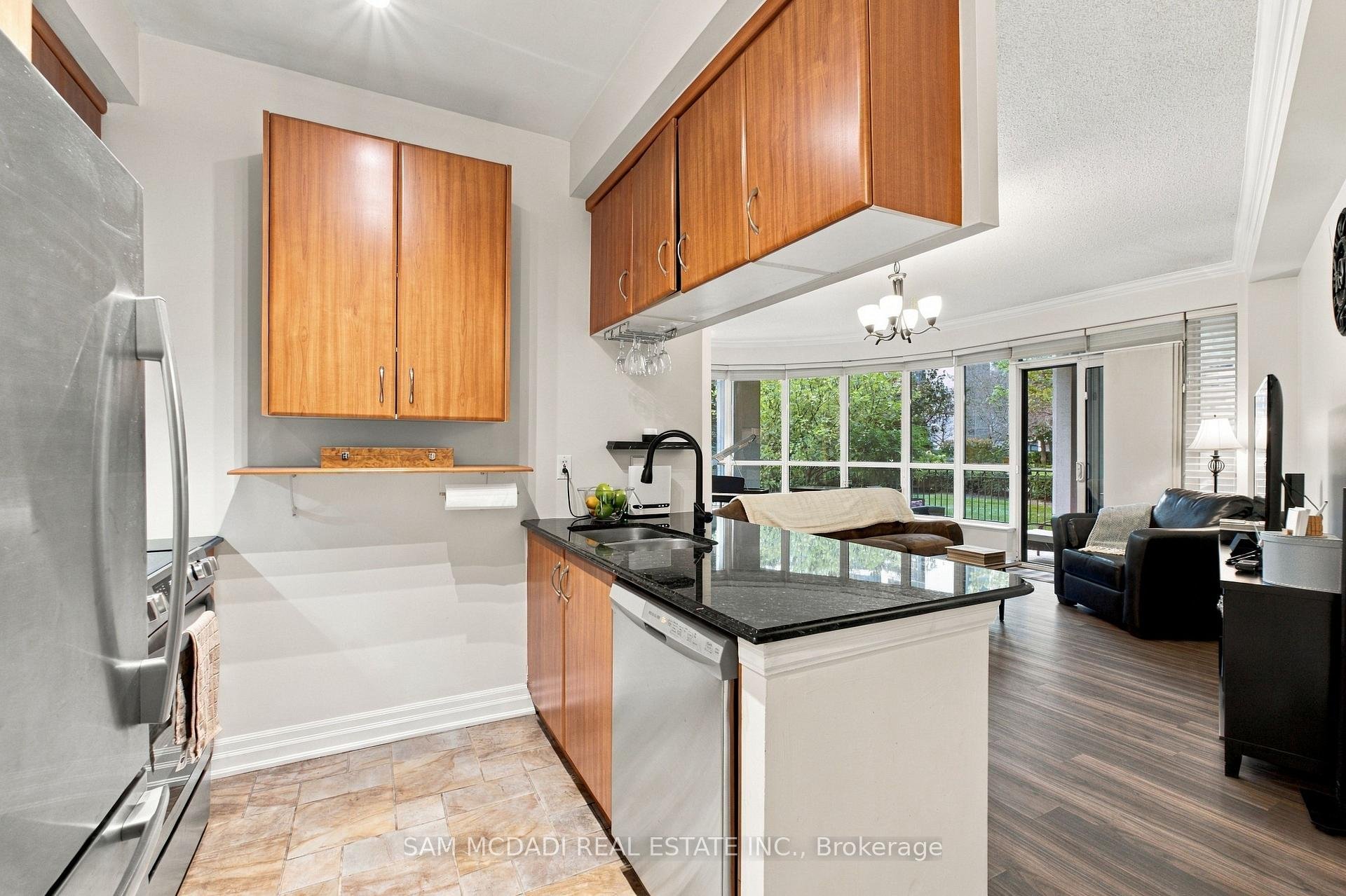2087 Lake Shore Boulevard W 103, Toronto Unit: 103