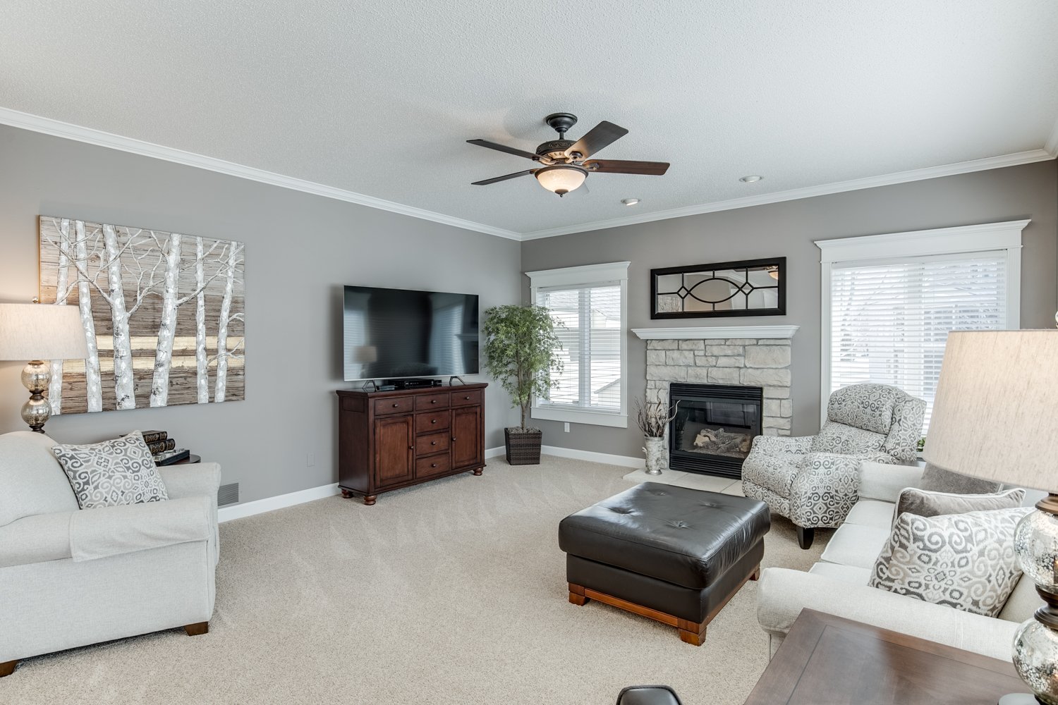 Beautiful 2-Story in Desirable OakParke Estates