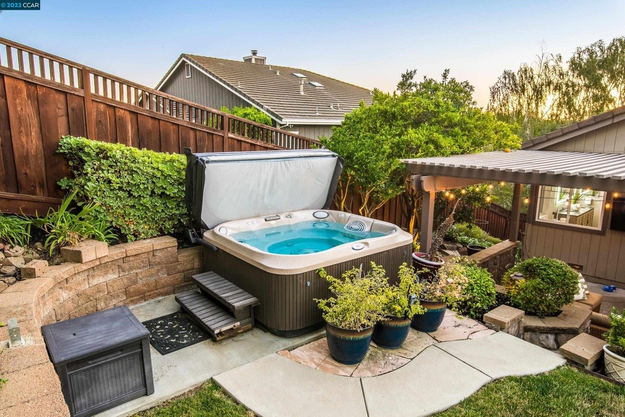4017 Rhoda Way
