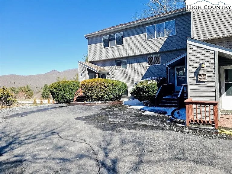 1040 Sugar Mountain Drive UNIT B-10