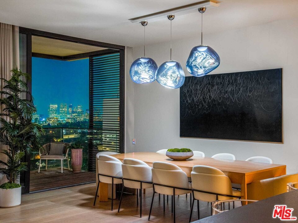 9040 W Sunset Blvd, #1103