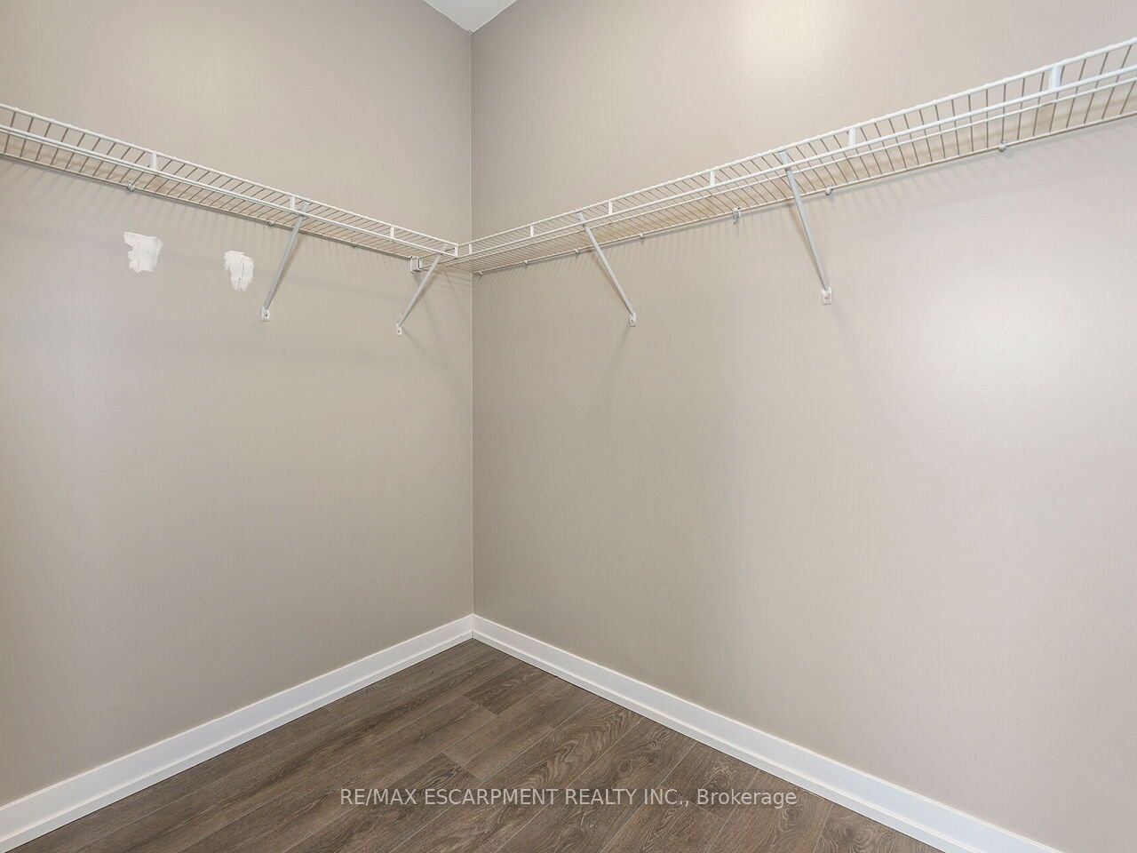 BEGINNER LUXURY IN MIDTOWN 