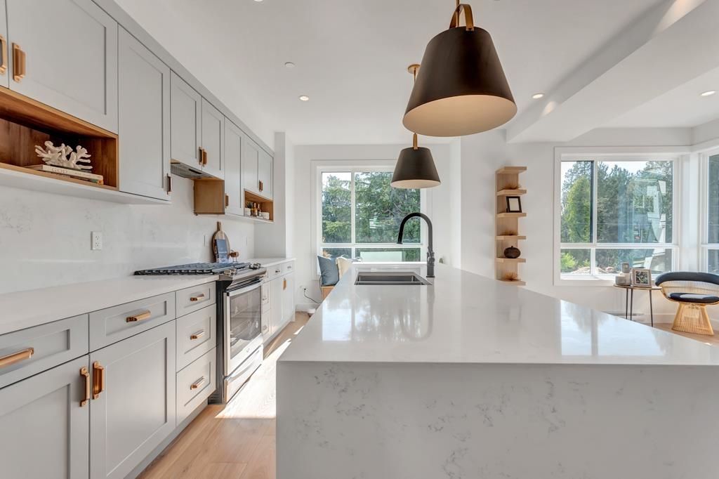 5476 Brydon Crescent, #4
