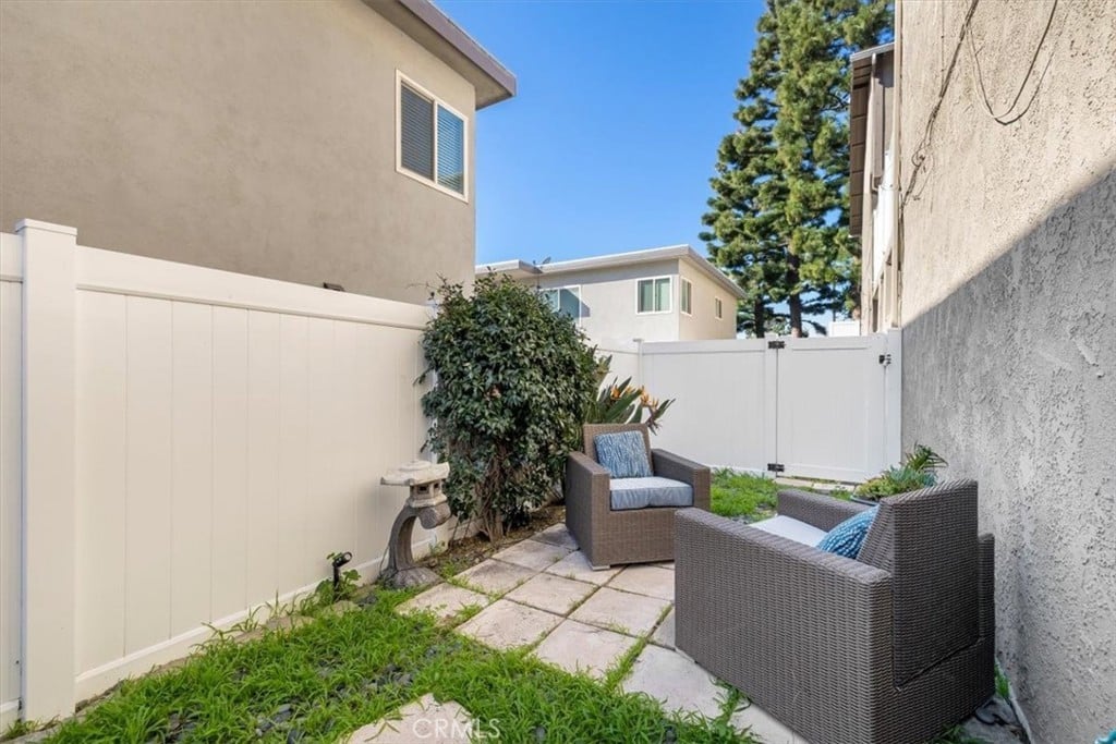 1140 Manhattan Beach Blvd #D