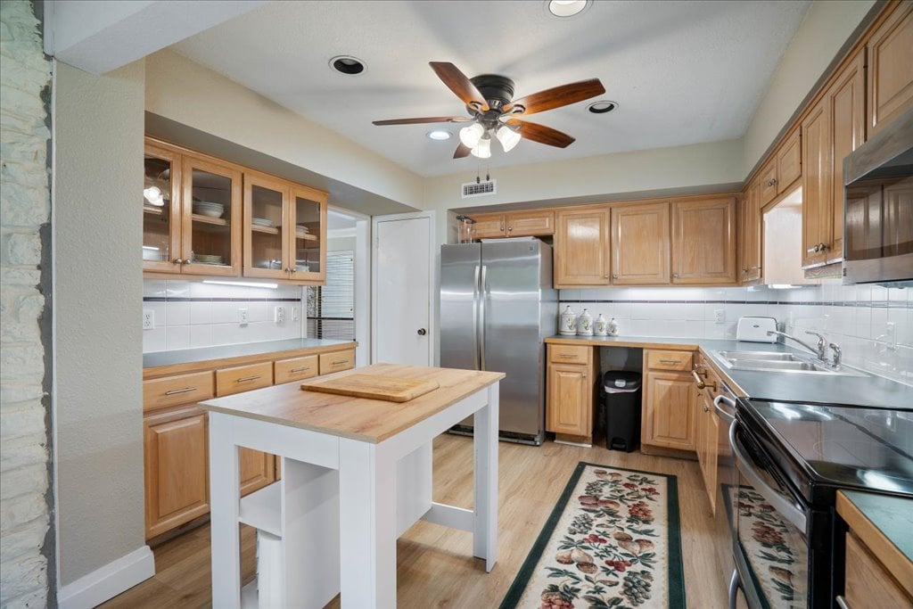 185 World of Tennis Sq