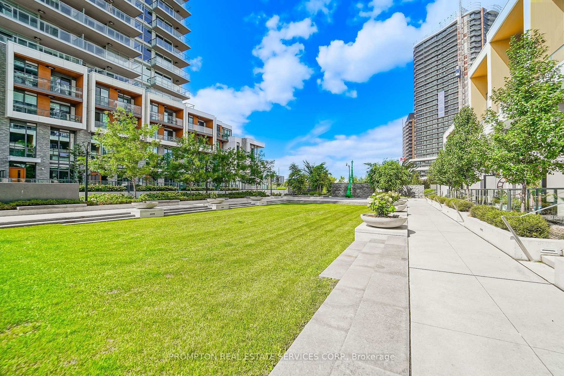 SEASONS CONDOS PENTHOUSE 