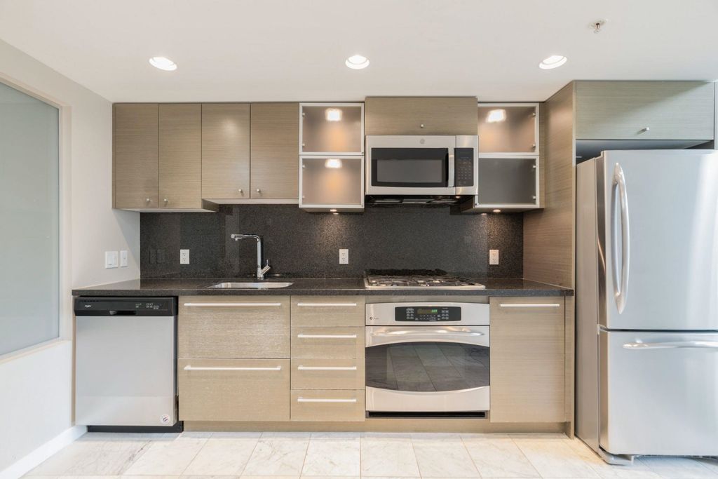 833 Seymour St, #502