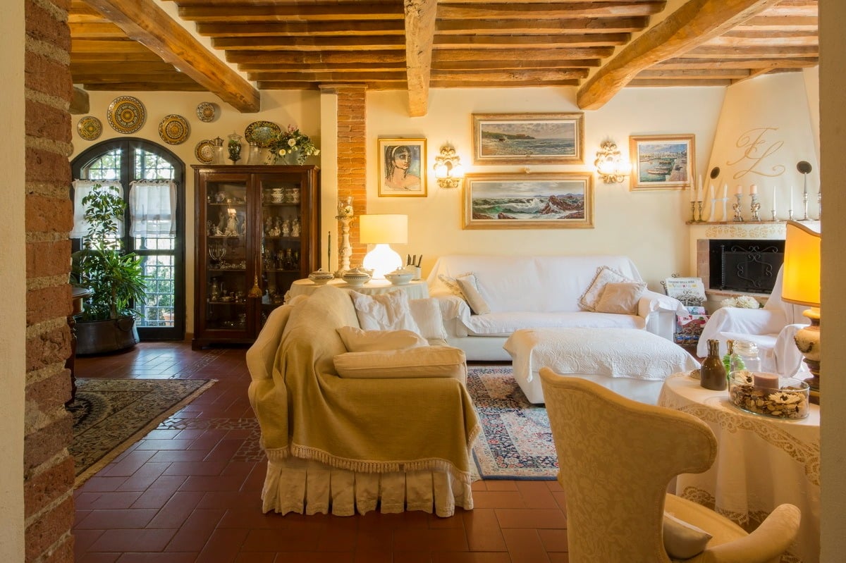 Villa In The Tuscan Hills