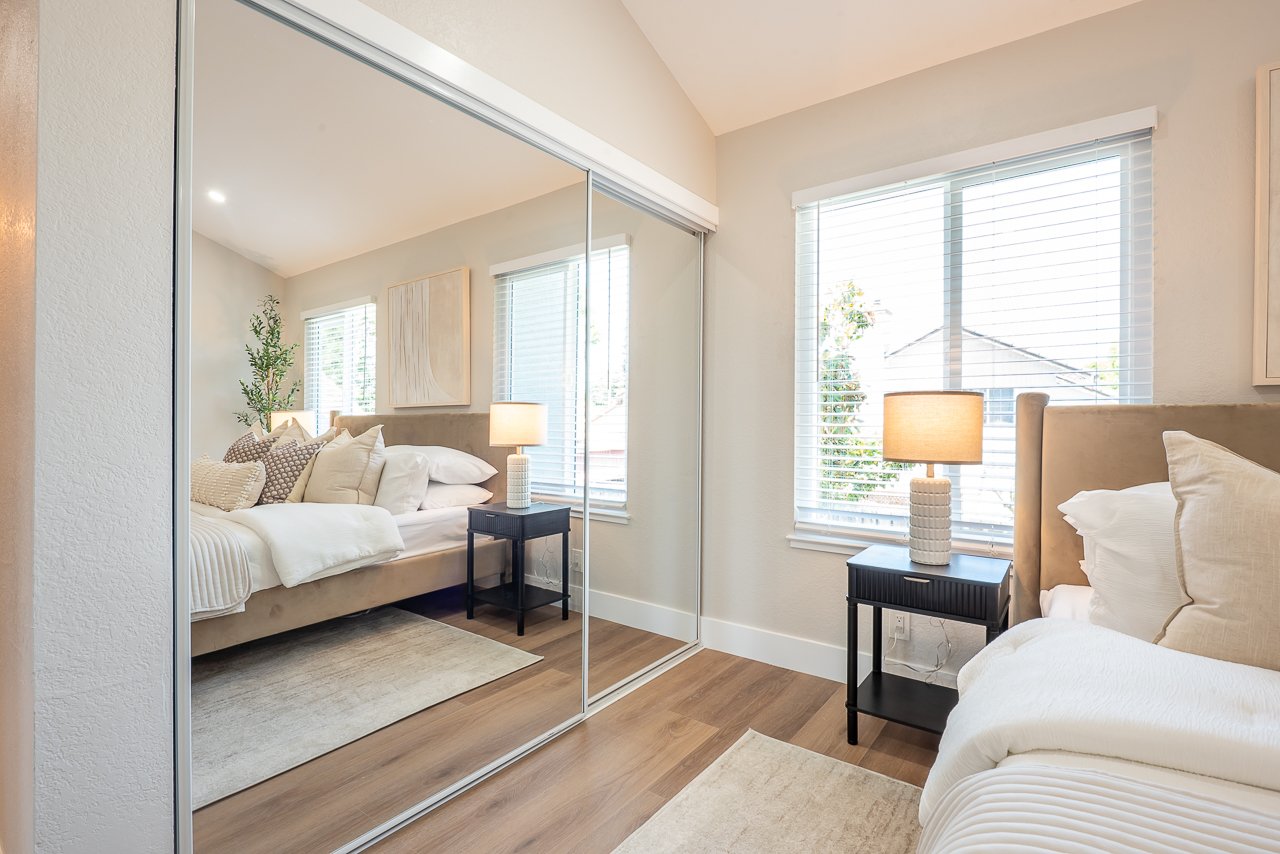 Newly Remodeled. 1 Bed/Bth down, Pioneer Elem!