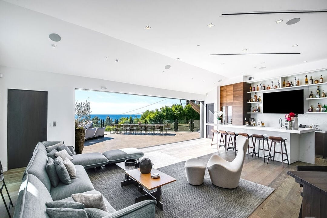 Vireon Pavilion, Pacific Coast Hwy, 90265