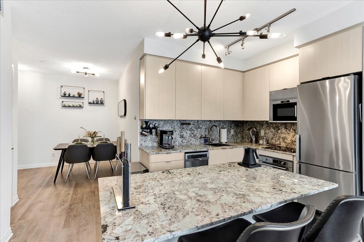 #310 - 101 Erskine Avenue