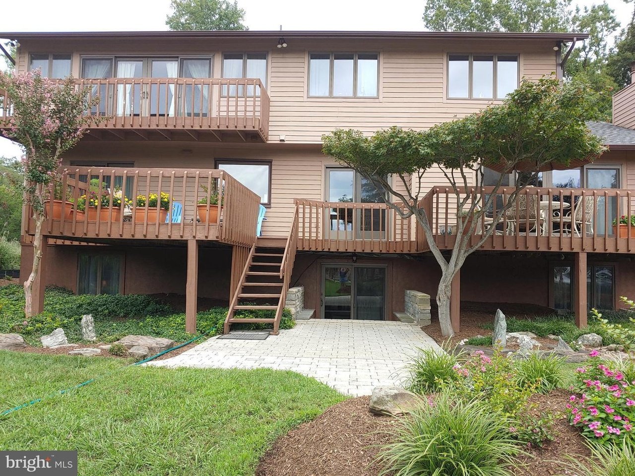 88 E Lake Dr