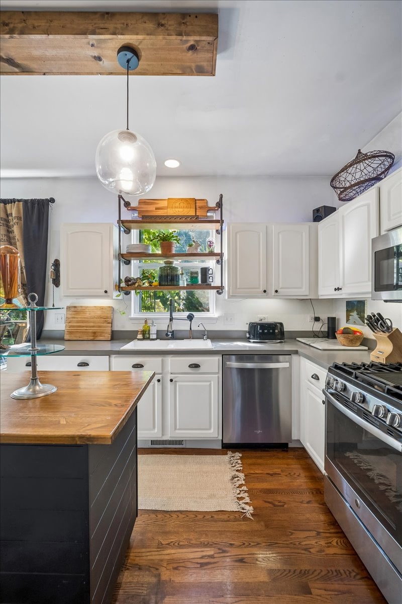 Stunning McHenry Oasis