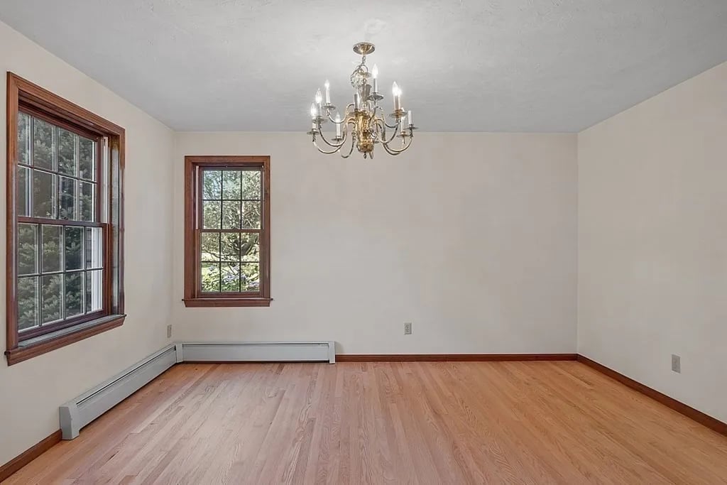 4 Great Meadow Rd