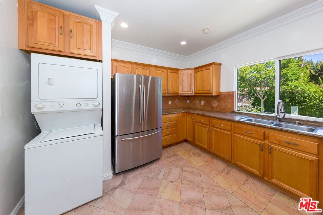 1105 S La Peer Dr