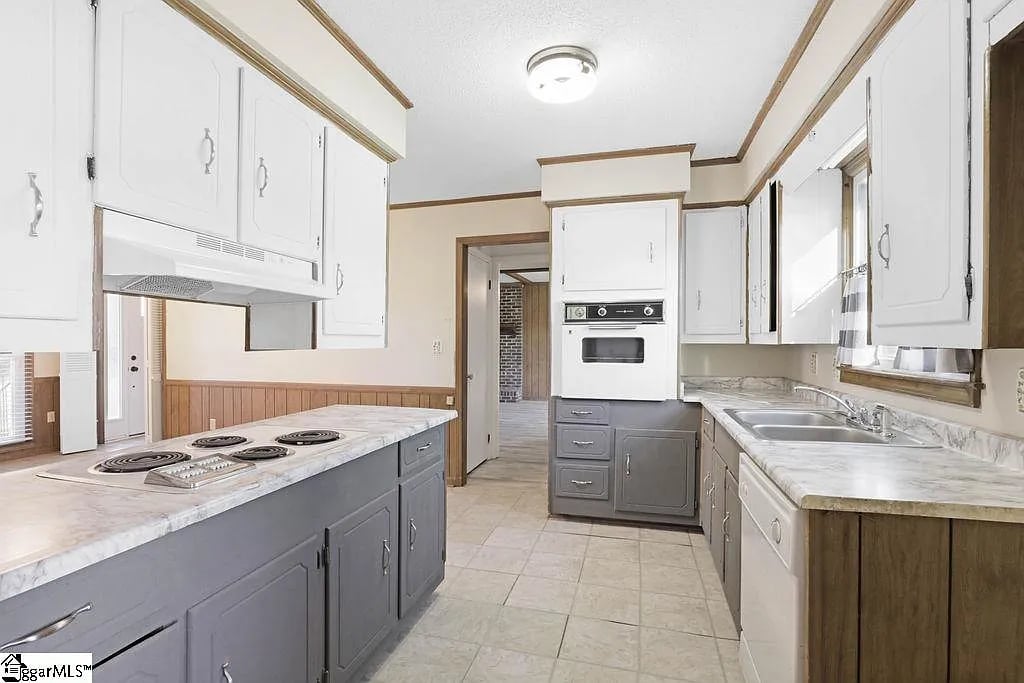 108 Whitestone Ave