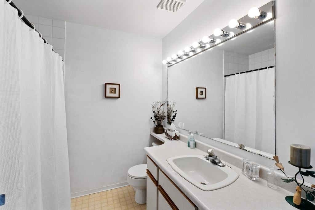1318 Brunette Ave #5