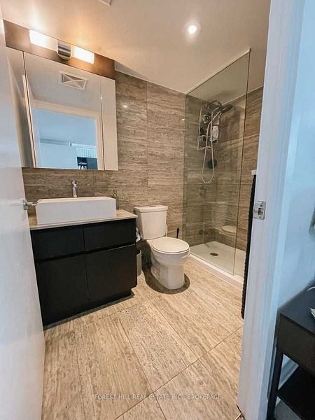 10 Capreol Court 605