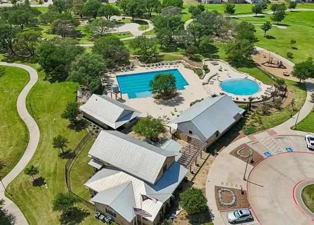 RESORT-STYLE AMENITIES