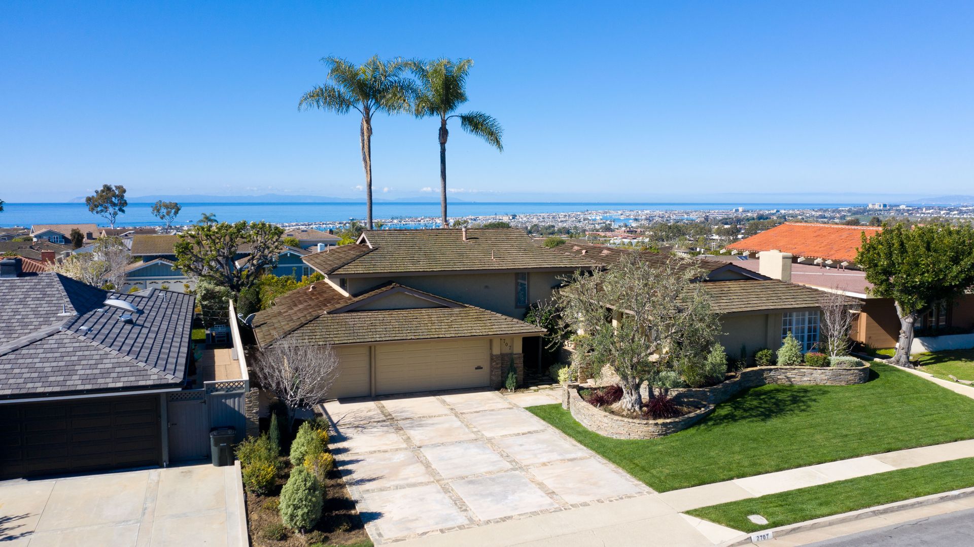  2707 Lighthouse Ln