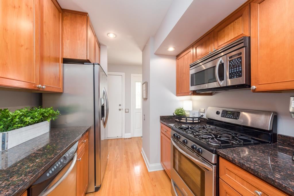 210 Queens Cove