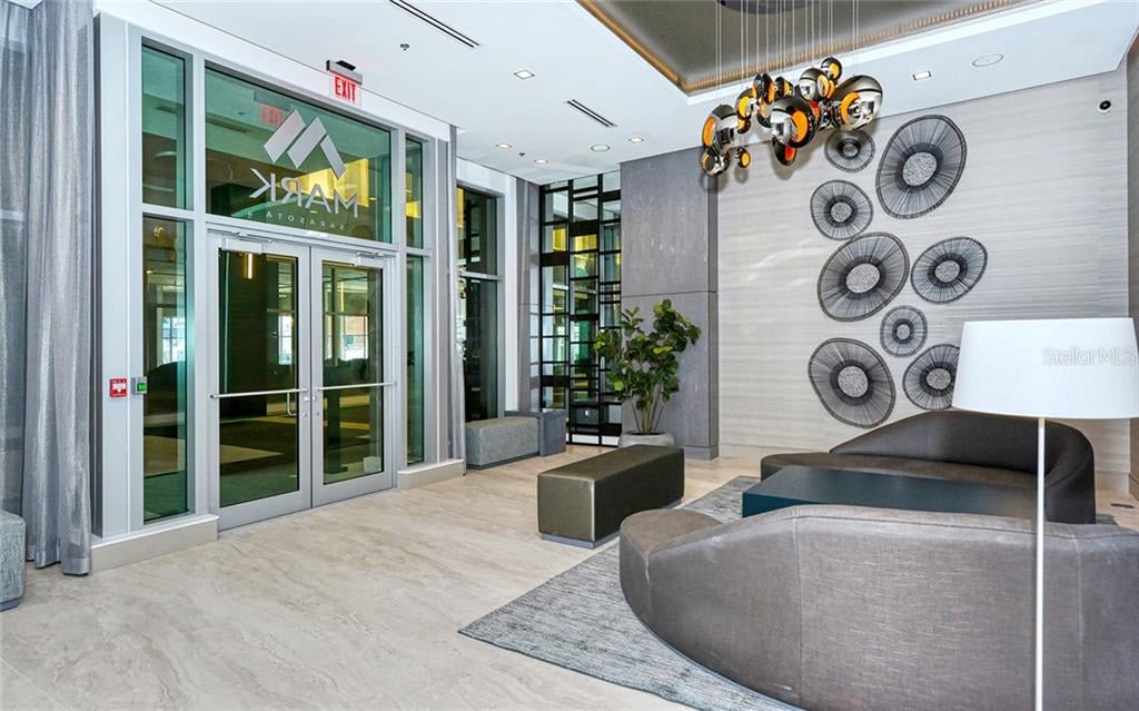 111 S Pineapple Ave #821