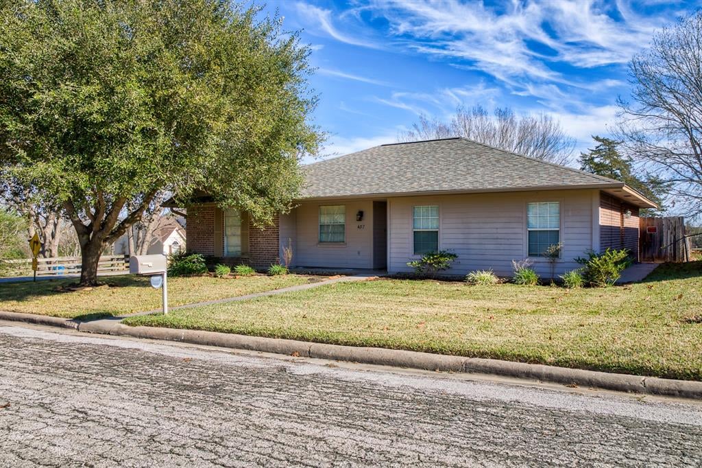 437 N Meinecke St Bellville, Tx 77418