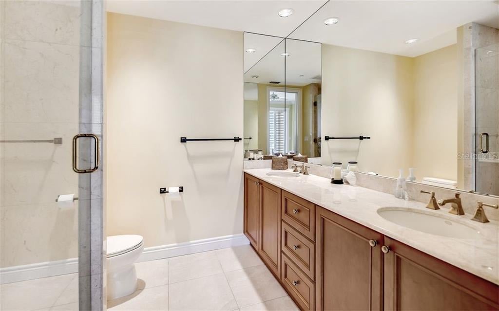 2050 Benjamin Franklin Drive Unit: B903