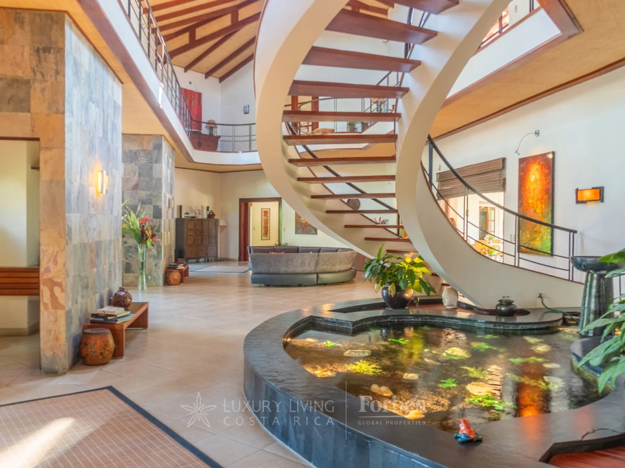 20440 - Balinese tropical style mansion on nice farm in La Garita