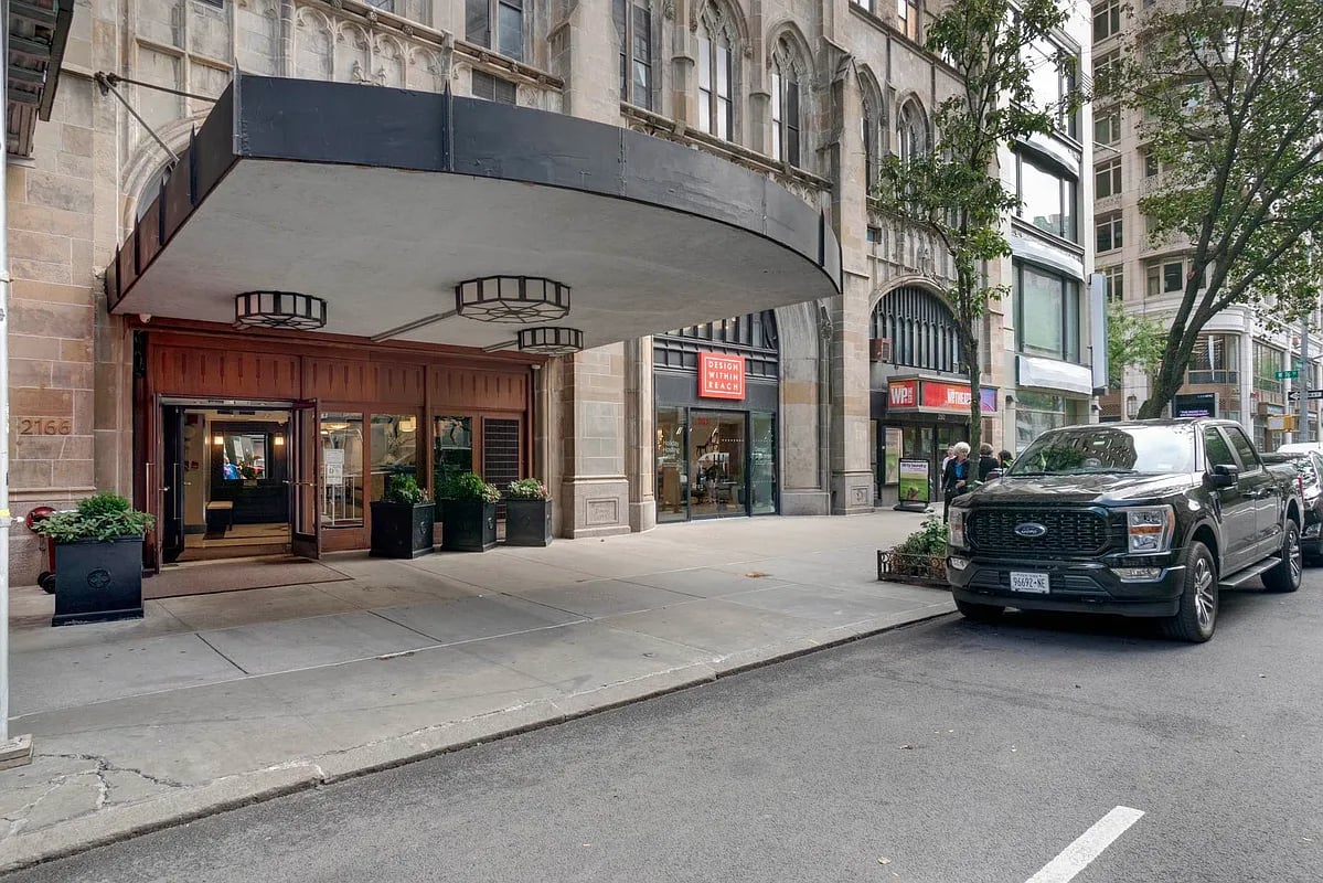 2166 Broadway #11F
