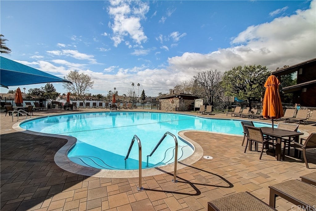 22242 Pewter Ln