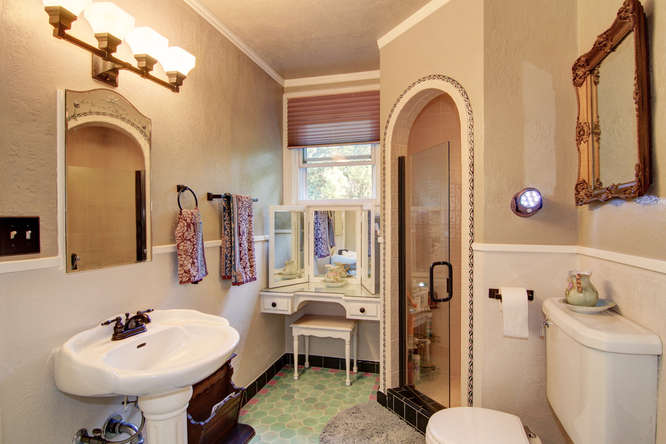 Gorgeous Land Park Brick Tudor!