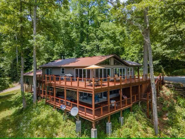 On the river|Franklin, NC|rent a home for family