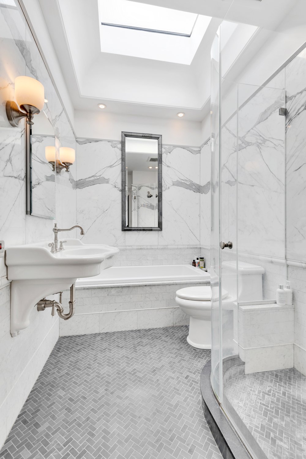 542 3RD Street