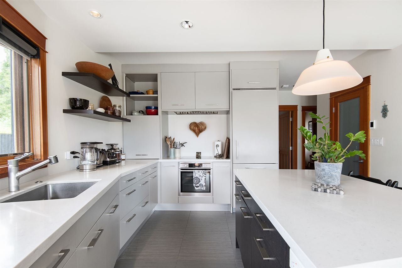 38295 View Pl