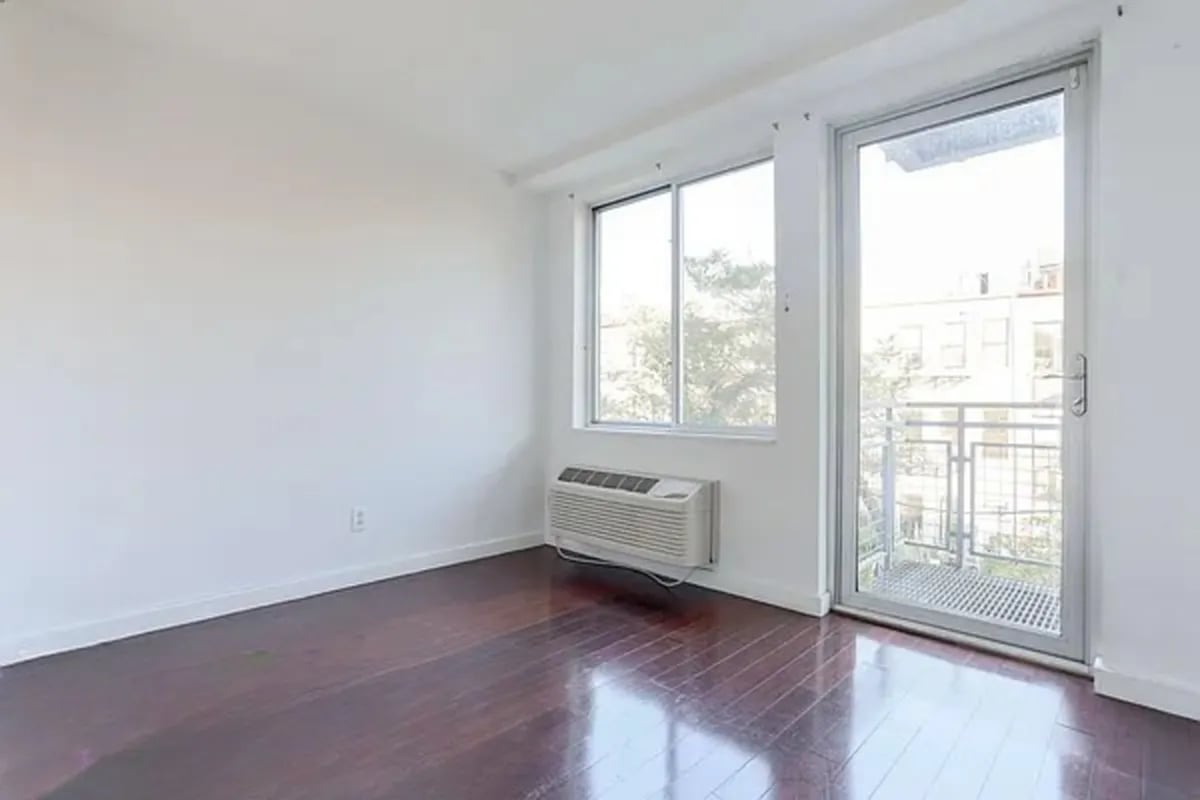 286 Stanhope Street #4C