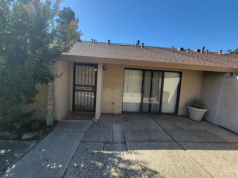 813 Villa Ter