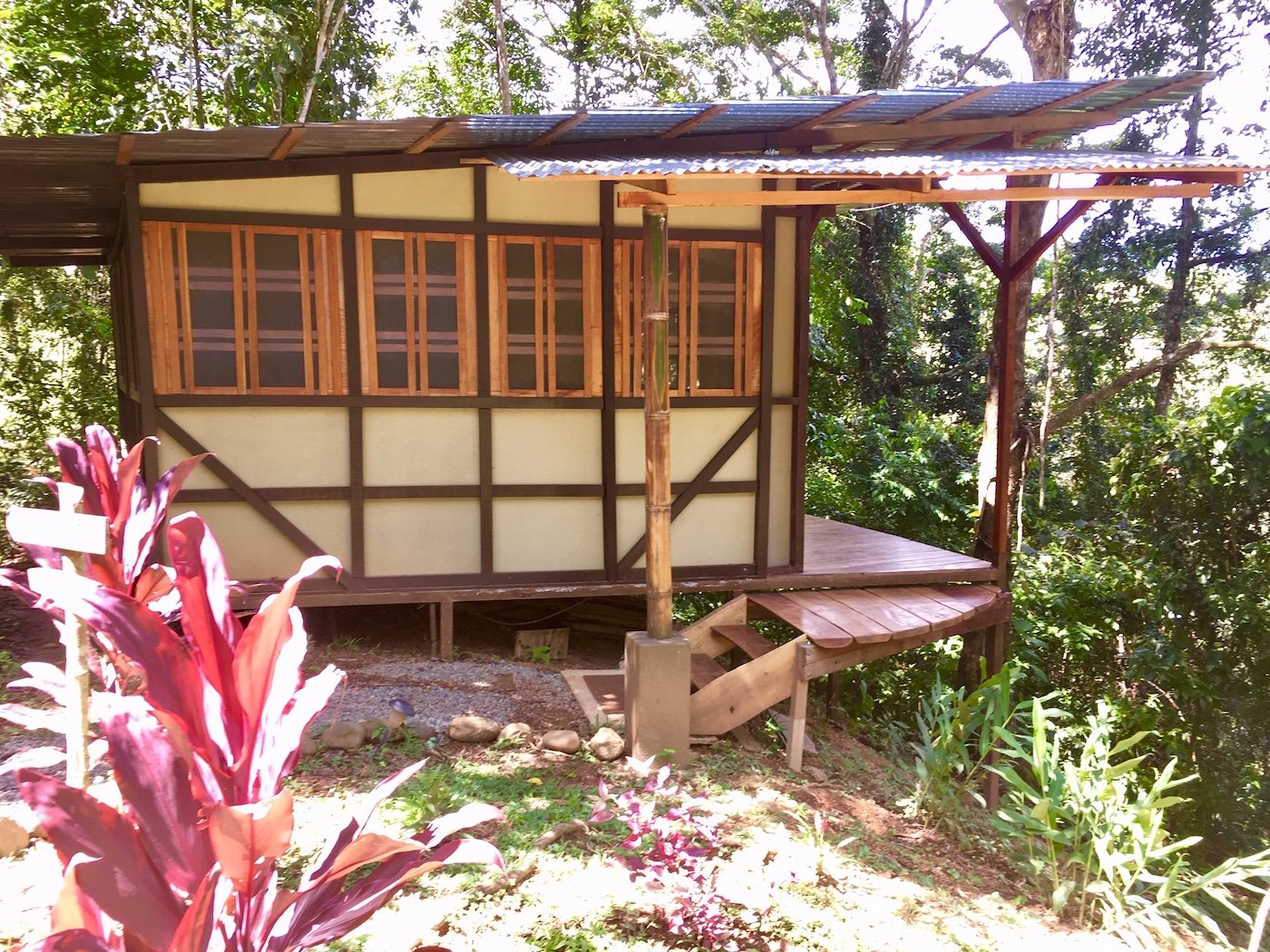 CASCADA ELYSIANA – ECO-RETREAT WITH HUGE WATERFALL
